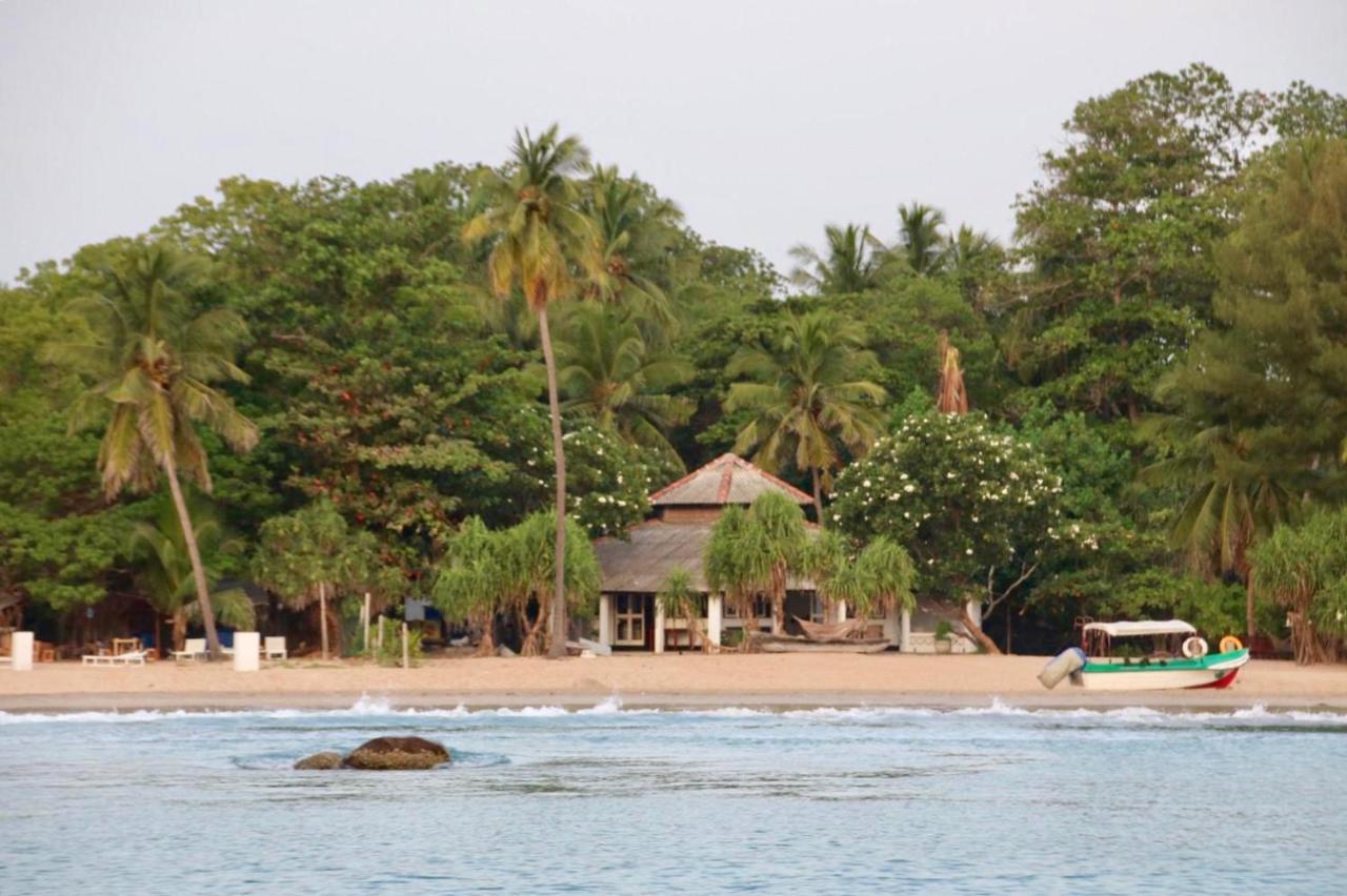 Hotel Moon Isle Beach Bungalow Nilaveli Exterior foto