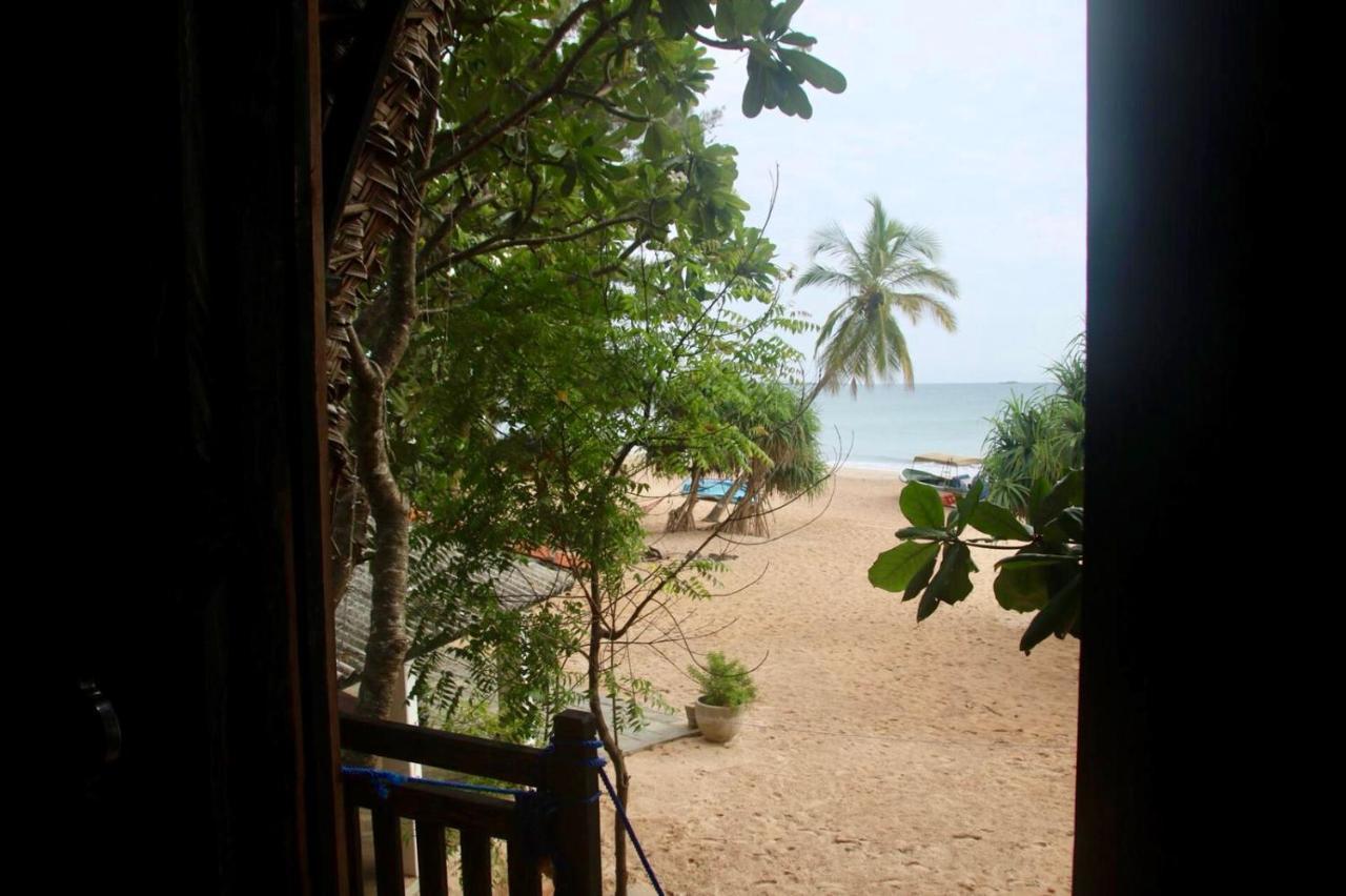 Hotel Moon Isle Beach Bungalow Nilaveli Exterior foto