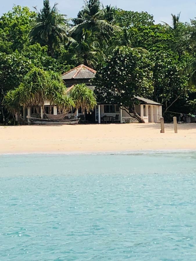 Hotel Moon Isle Beach Bungalow Nilaveli Exterior foto